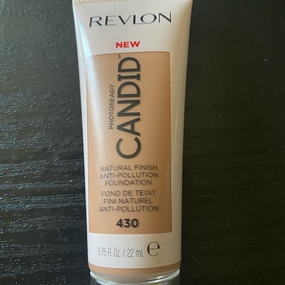 NWT-MAKEUP-3 REVLON FOUNDATION AND 3 I ❤️ REVOLUTION CONCEALER - Picture 5 of 8